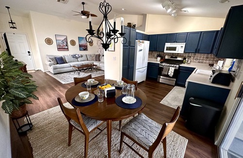 Silverado Ranch House | Single-level family home in quiet neighborhood off the Las Vegas strip