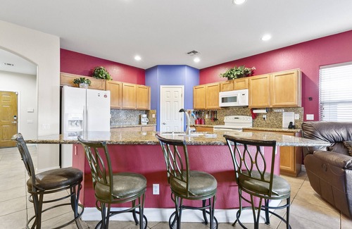 Glenhurst House | Single level sleeps10, 4 bedroom open concept home with private swimming pool