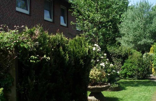 Esens Apartment | Single room 5, guesthouse Strandmuschel - Gästehaus Strandmuschel