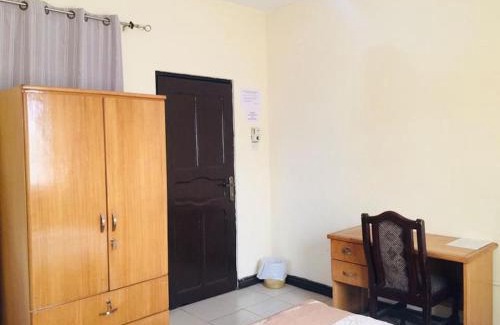 Accra Bed & Breakfast | Single Room - Ground Floor in Accra