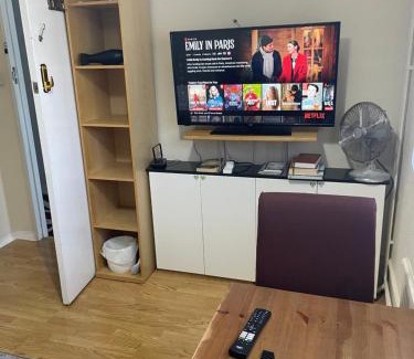 St. Pancras and Somers Town House | Single Room - Kings Cross, Female Only, Guest Rooms