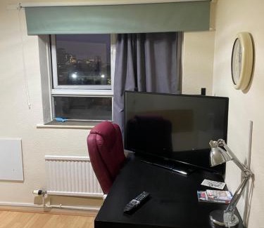 St. Pancras and Somers Town House | Single Room - Kings Cross, Female Only, Guest Rooms