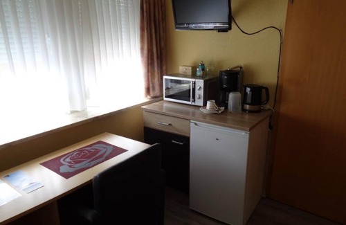 Emden Bed & Breakfast | Single room, shower, toilet - Bastan - house Katharina