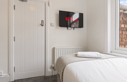 Redcar Bed & Breakfast | Single Room w/Ensuite | Perfect for Contractors