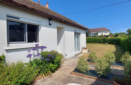 Sainte-Marie-du-Mont House | Single-storey villa, 50 metres from the beach, with enclosed grounds