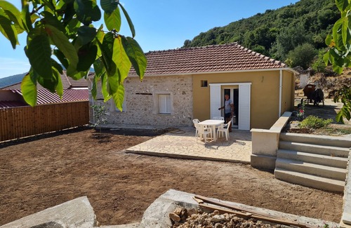 Parga House | Single-storey house in typical Greek village