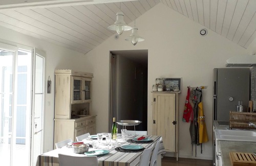 Lancieux House | Single-storey house with enclosed courtyard