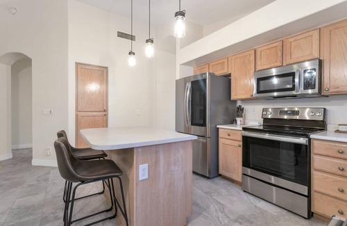 Avondale House | Single Story, Dog Friendly, Great Location Near Dining, Shopping + Major Sports Venues, BBQ, WIFI