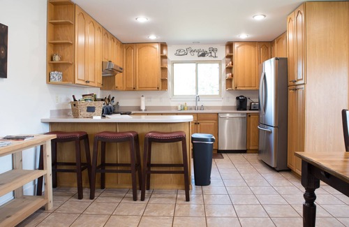 Sonoma House | Single Story Ranch w/Pool - 2.5 Acres close to Sonoma Square and Sonoma Raceway