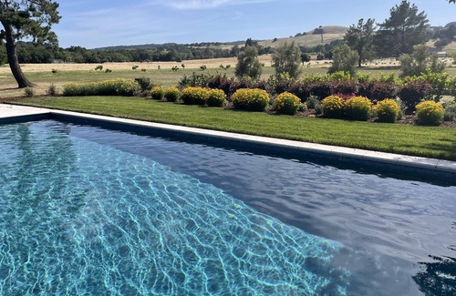 Sonoma House | Single Story Ranch w/Pool - 2.5 Acres close to Sonoma Square and Sonoma Raceway