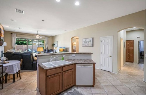 Maricopa House | Single Story Retreat: Heated Pool, Hot Tub, BBQ!