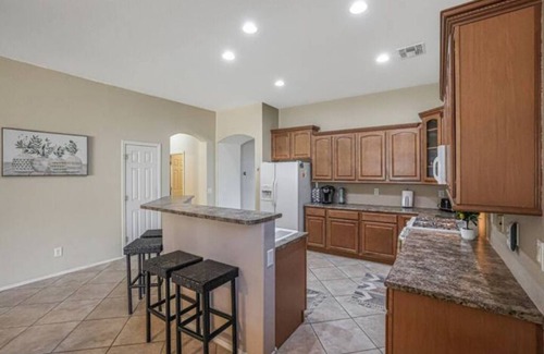 Maricopa House | Single Story Retreat: Heated Pool, Hot Tub, BBQ!