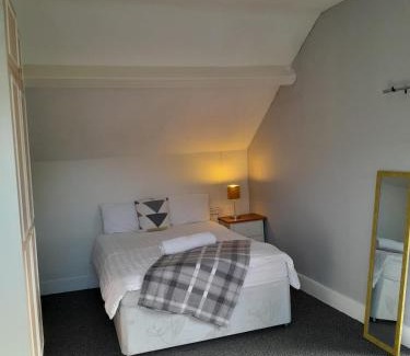 Sketty House | Singleton Short Stay Loft R10