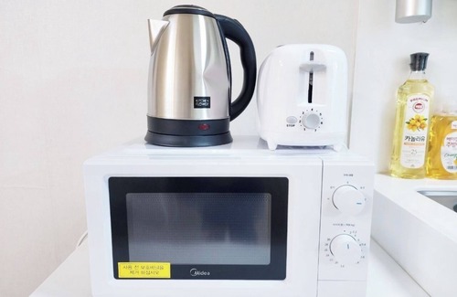 Jamwon-dong Apartment | Sinsa Station 2-Min Walk/Central Gangnam Hideaway