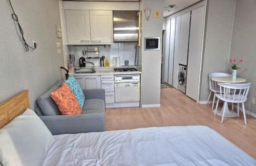 Nonhyeon-dong Apartment | Sinsa urban house