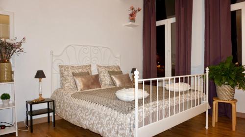 Amandus - Atheneum Apartment | Sint-Jans Appartments