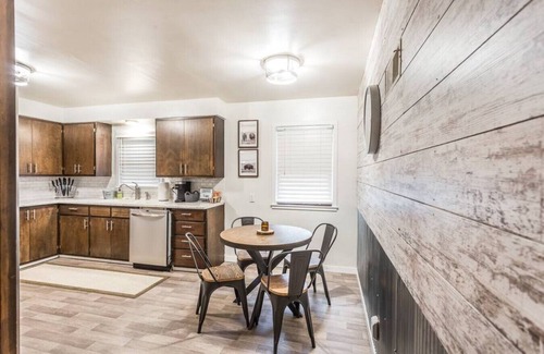 Sioux Falls House | Sioux Falls Getaway - Central Sioux Falls Retreat
