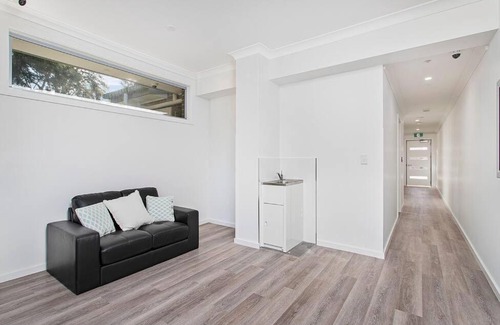 Woonona Apartment | Sip and Dip - Woonona