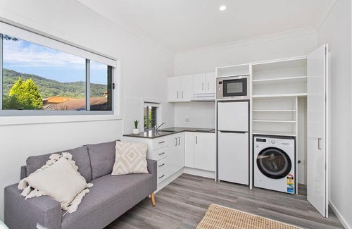 Woonona Apartment | Sip and Dip - Woonona