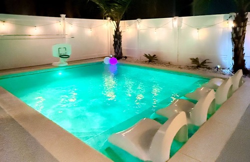Biltmore Beach House | Sip n' Sea Manual Booking-5 bedroom house in Panama City