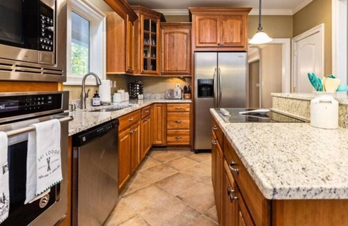 Nellysford House | Sip N Ski Serenity near Wintergreen Ski Resort