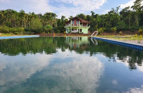 Mudigere House | Sirimane Homestay - Swimming Pool, Food, Near to Falls & Trek