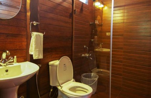 Valparai Villa | Sirukundra Garden Bungalow