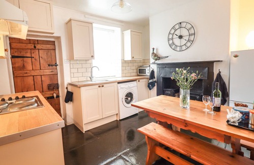 Dinas Mawddwy Cottage | SISKIN, pet friendly, character holiday cottage in Dinas Mawddwy