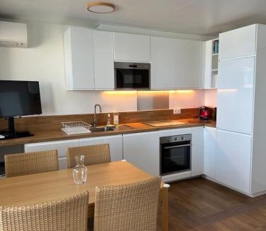 La Croix des Gardes Apartment | Sisley 1061 - F2 Terrasse avec vue mer