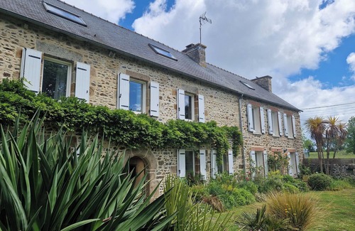 Tregomeur House | Sisters House