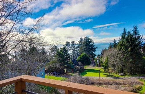 Oceanside Apartment | Sitka Sky