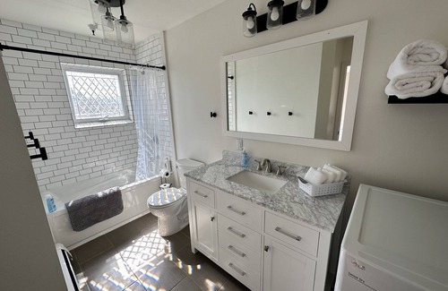 Sitka Apartment | Sitka Sound Suite at Cascade Creek Lodge