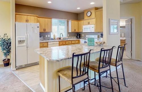 Kiwanda Shores House | Sittin' By The Sea