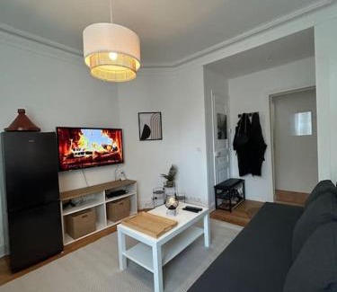 Issy-les-Moulineaux Apartment | Situé à 7 min à pied de Paris Porte de Versailles et Métro