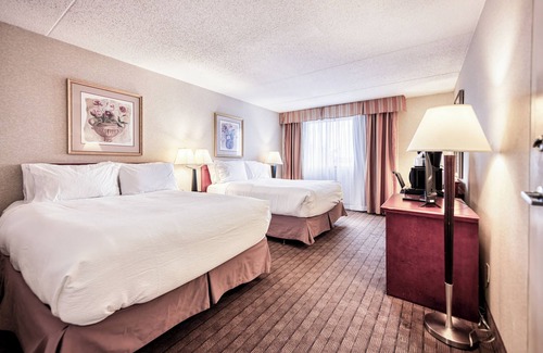 Southeast Calgary Hotel | Situated 7-minute drive from downtown Calgary, & 2 minutes from Stampede Park