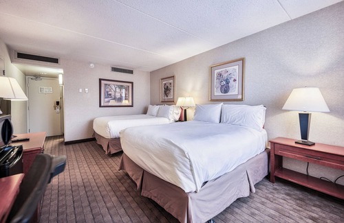 Southeast Calgary Hotel | Situated 7-minute drive from downtown Calgary, & 2 minutes from Stampede Park