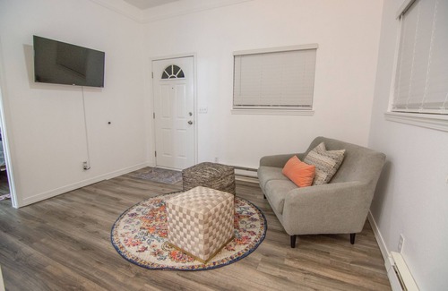 Meridian Apartment | Situated in Old Town Meridian, shopping, dining, bars and more!
