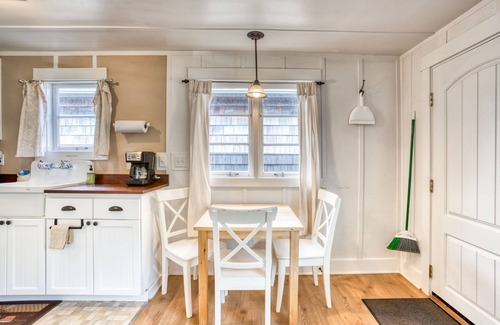 Downtown Cannon Beach Cottage | Six Cottages w/Shared Courtyard & Grill - Two Blocks to Beach Dog-Friendly