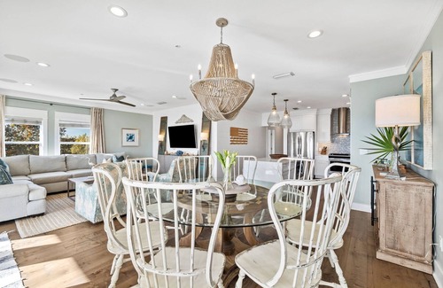 Seagrove Beach Condo | Sixteen Sandals- Heated Pool- Private Beach!