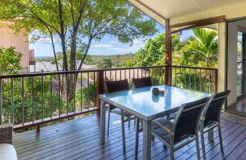 Agnes Water House | Sixteen Starfish - 3 BR - Walk to Beach