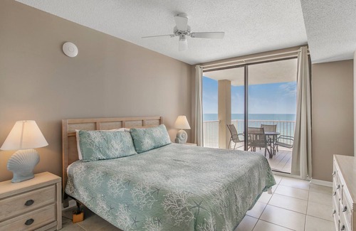 Orange Beach Condo | Sixth floor balcony in Orange Beach