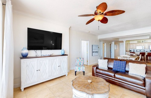 Long Beach Condo | Sixth-floor oceanfront condo with spacious balcony, WiFi, shared pool & hot tub