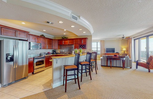 Destin Condo | Sixth floor ocean view condo with pool, hot tub, private W/D, and central AC