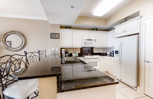 Fort Walton Beach Condo | Sixth floor Summer Place condo w/beach access, shared pool, and more