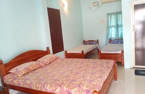 Uttamapalaiyam Hotel | Sixth Star Inn