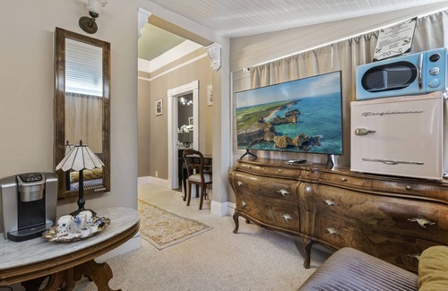 San Jose House | SJ Landmark Victoria Historic Building 1bd Unit 5