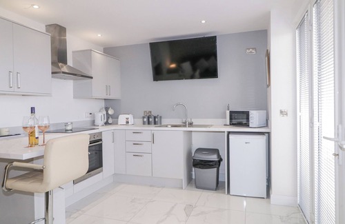 Coleraine Cottage | SJS ANNEXE, romantic in Castlerock
