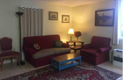 Downtown Skagway House | Skagway Cottage Dog Friendly