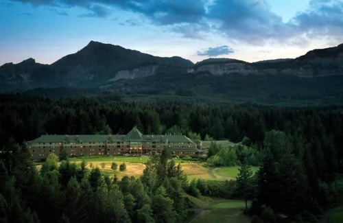 Stevenson House | Skamania Lodge, Free Parking, Onsite Pool, Spa, Hot Tub, Golf