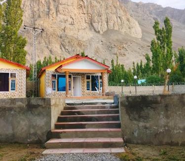 Skardu Hotel | Skardu View Point Hotel and Huts